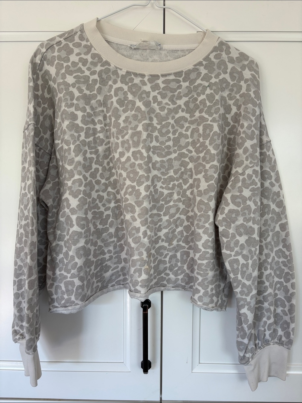 Hippie Rose Cream/Light Gray Leopard Print Crewneck Sweatshirt Girls Medium